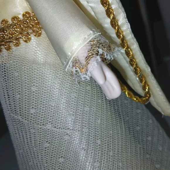 Vintage Sears Angel Tree Topper Christmas  Porcelain Head Hands Gold Trim Box - Picture 11 of 15